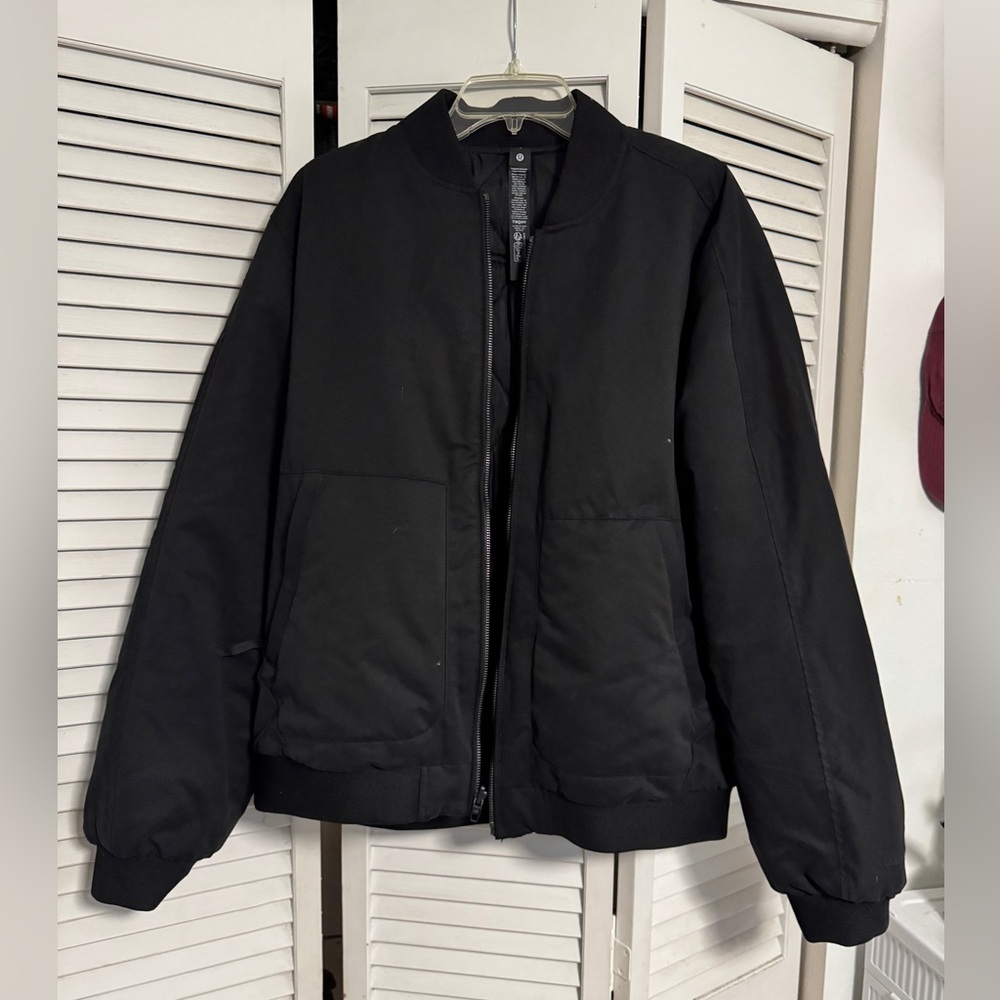Lululemon reversible bomber jacket - black size large